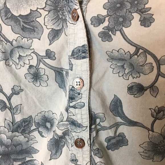 SOLD! Hot Cotton Peony Floral Button Down Shirt Top - Picture 7 of 8
